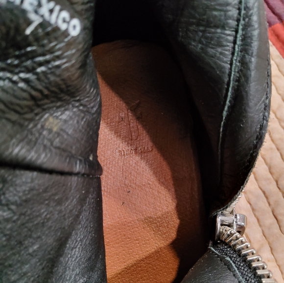 Frye Demi Asymmetrical Zip Booties Size 9,5 - Picture 6 of 12